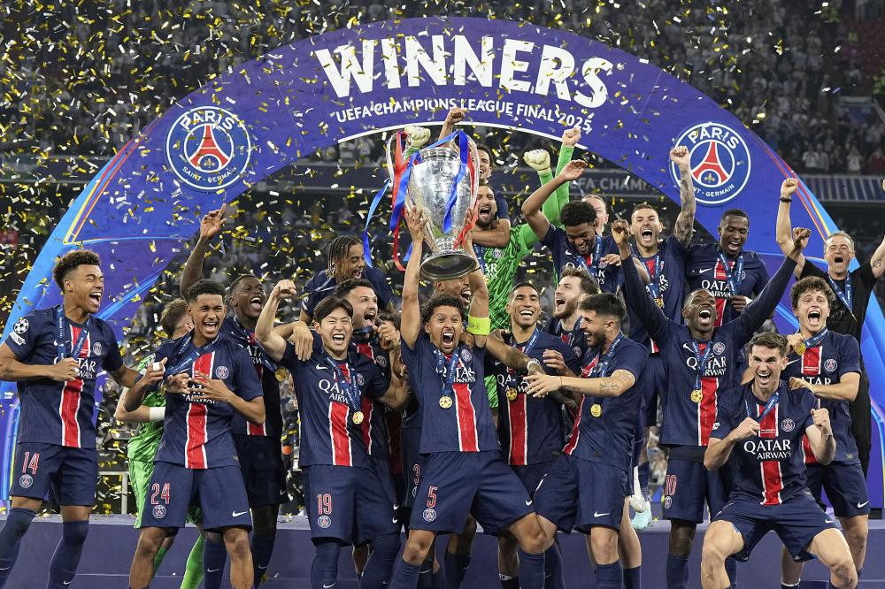 希勒等百球名宿祝贺哈兰德：仅用111场太离谱，他就是超巨