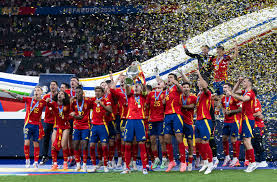 悲喜两重天！孙兴慜失点后表情极度痛苦，穆勒晋级后喜笑颜开